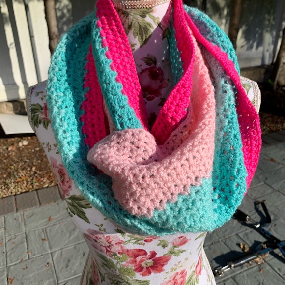 Hand made scarf - Picture 2 of 6